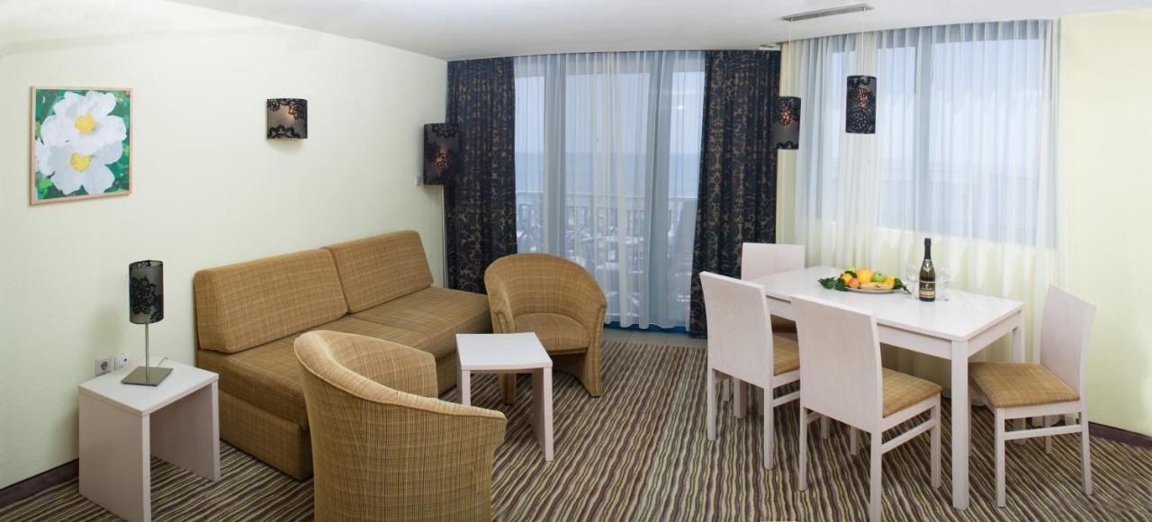 Отель Hotel Slavuna Албена-34